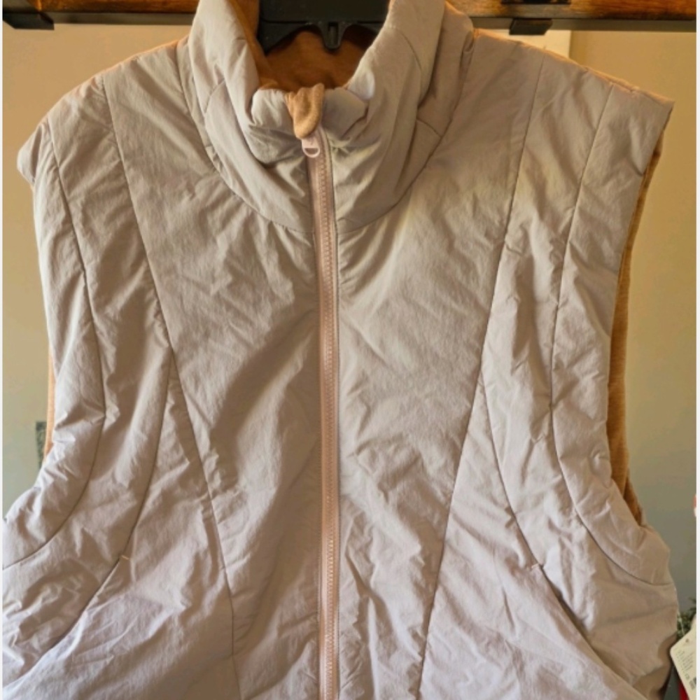 🌸 Free People Puffer Vest – Light Rose – Size Small 🌸 PrimaLoft Insulation